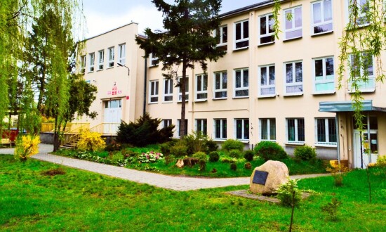 budynek szkoły przy ulicy Bronowickiej