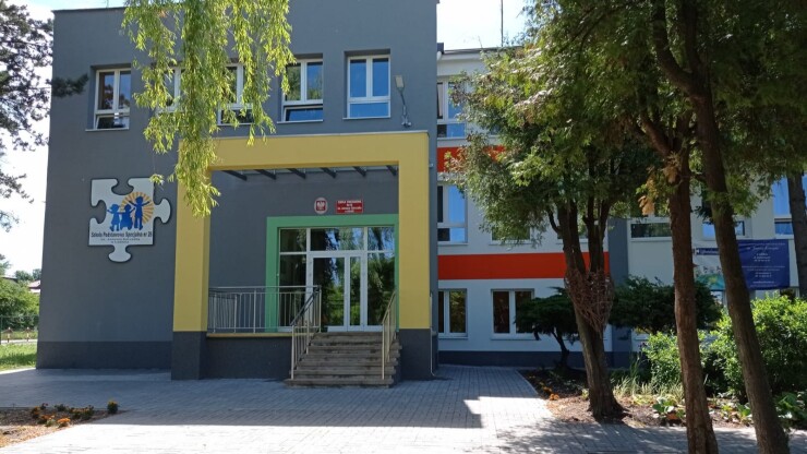 budynek szkoły przy ul. Bronowickiej
